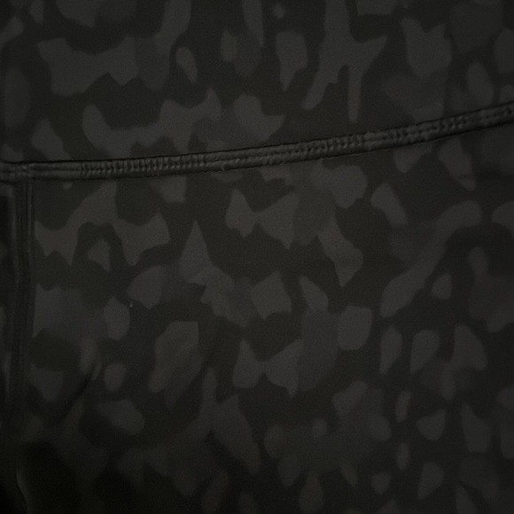 Lululemon | Align Black Cheetah Cropped Leggings | size 6 - Picture 2 of 6